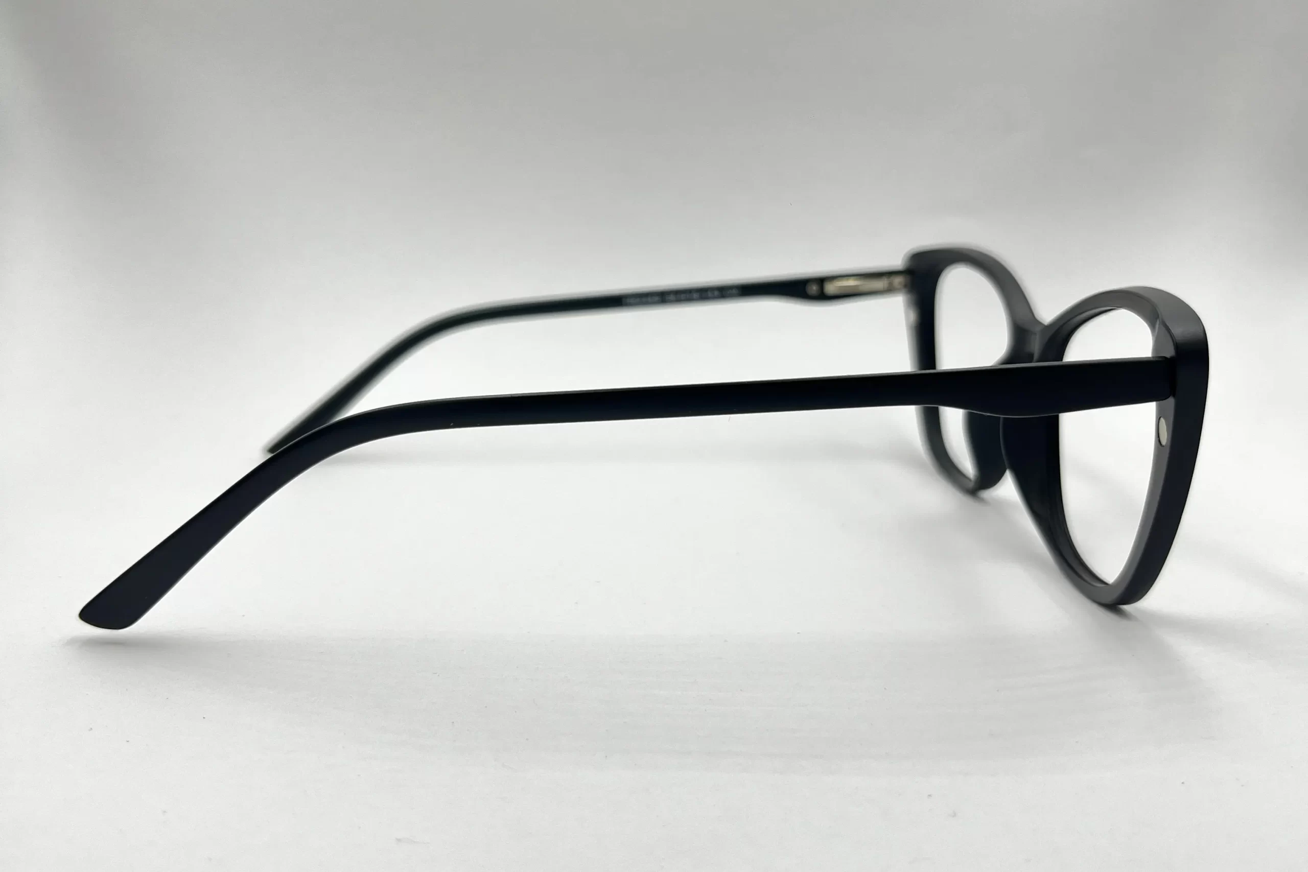 Modelo R7049 - Imagen 4