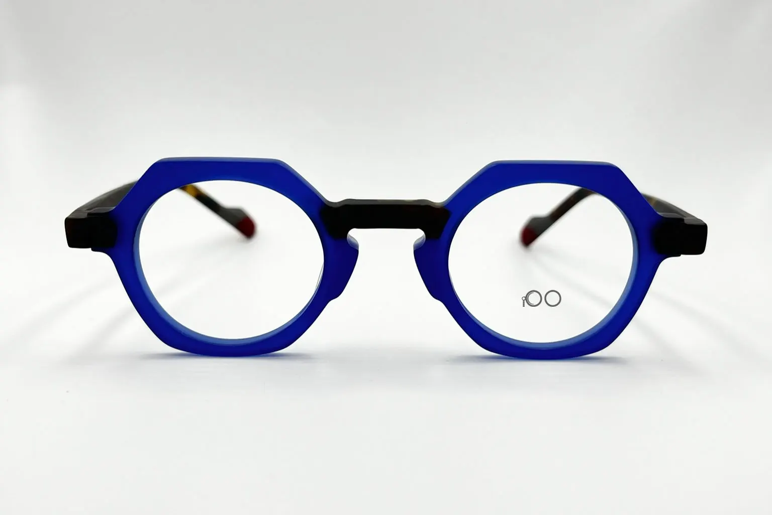 Modelo R6770